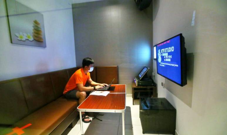 受到疫情影响休业一年的本地卡拉OK，悄悄变身再营业啦