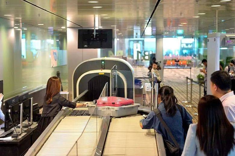 新加坡关闭多国绿色通道!32名女佣、机场安检员感染,入境通道有高风险