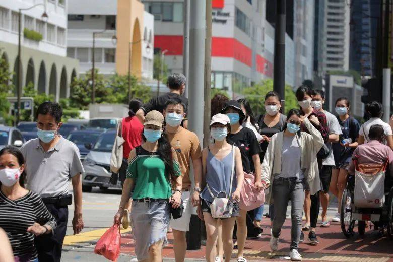 新加坡走了10多萬外國工作者！月薪中位數首次下降，這些崗位正缺人