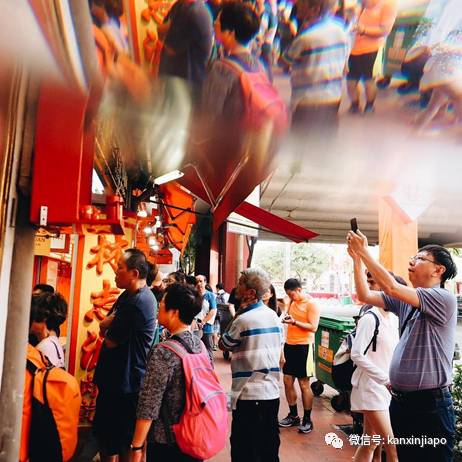 牛车水农历新年的长长人龙,今年看不到了