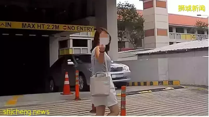 疑不满过马路被鸣笛 女子向司机比中指