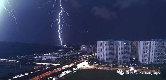 周末连两天狂风暴雨，“闪电之都”新加坡实至名归