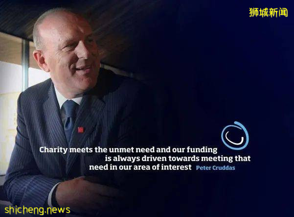 15岁就辍学的少年,竟创办了一家价值约10亿英镑的公司,如今被授予英国终身贵族爵位,光鲜背后,都是无人知晓的努力和坚持