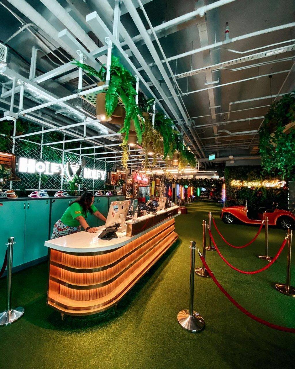 夜貓出遊🔛 10大夜間娛樂活動，開啓嗨皮夜生活！玩轉新加坡密室、保齡球、超夯貨櫃