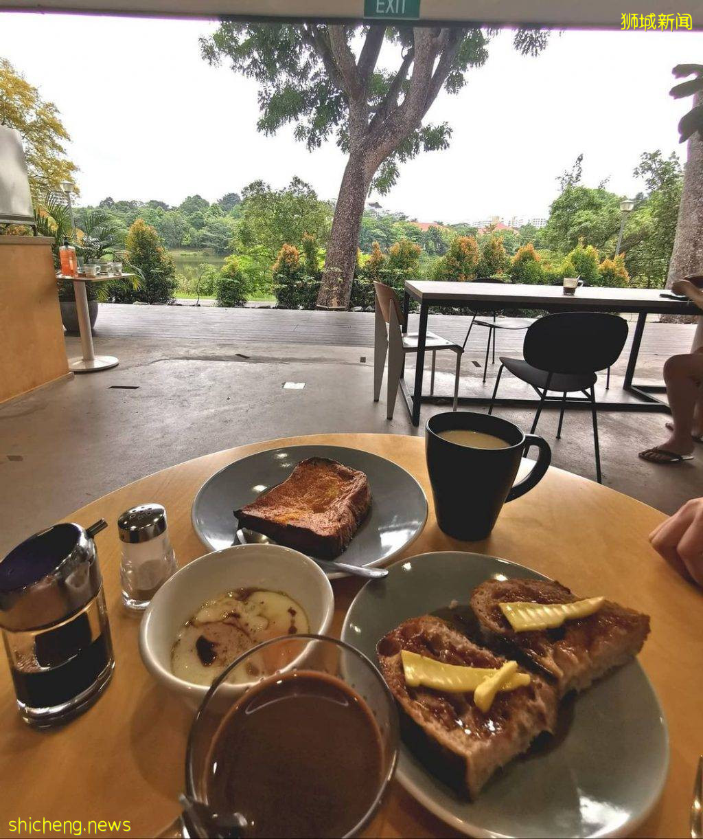 隱藏在慈濟人文青年中心的“Slow Bakes Cafe Bakery”✨坐擁湖泊美景+自家烘焙面包，享受與世隔絕的安靜🍃