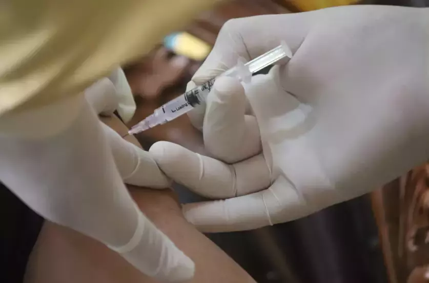 新加坡或將日增1萬5000例?!疫苗有效期有更新,對所有人都有影響