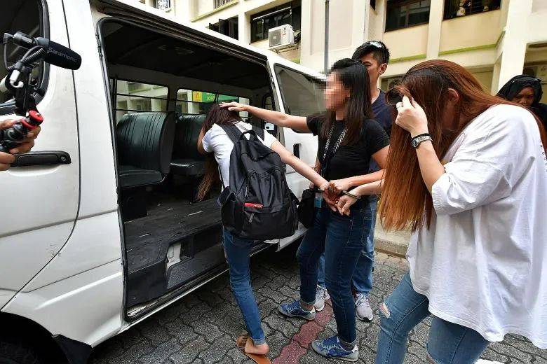 新加坡這個公寓區出現色情按摩院!婦女投訴,老公被強行拉扯