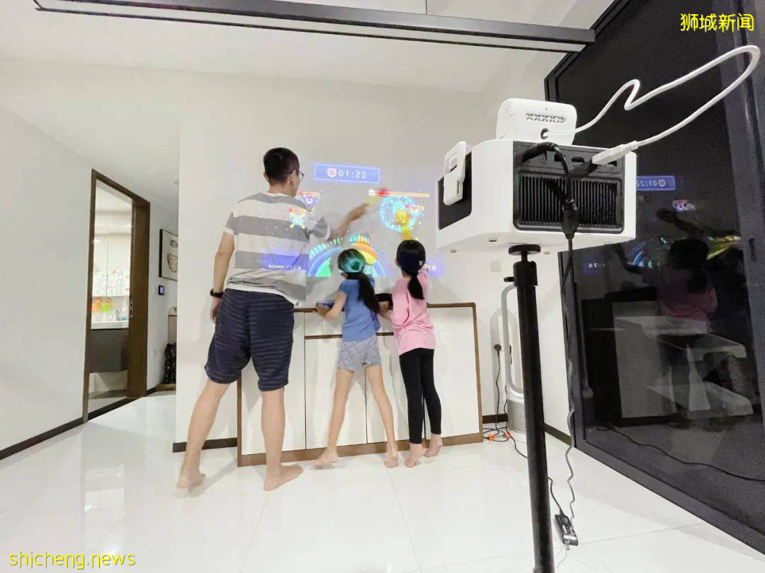 高科技！新加坡家庭必備的宅家神器，運動、教育、遊戲、投影儀功能......都有