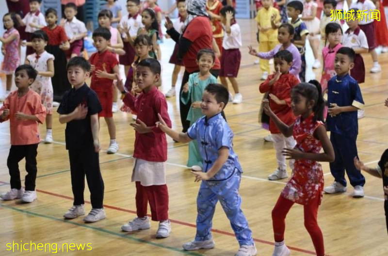 歧視亞裔案件頻發！中國發布1號留學預警！新加坡人也放棄留學!