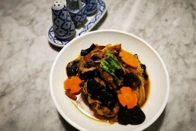 “小娘惹“热播剧背后的男人,开店了