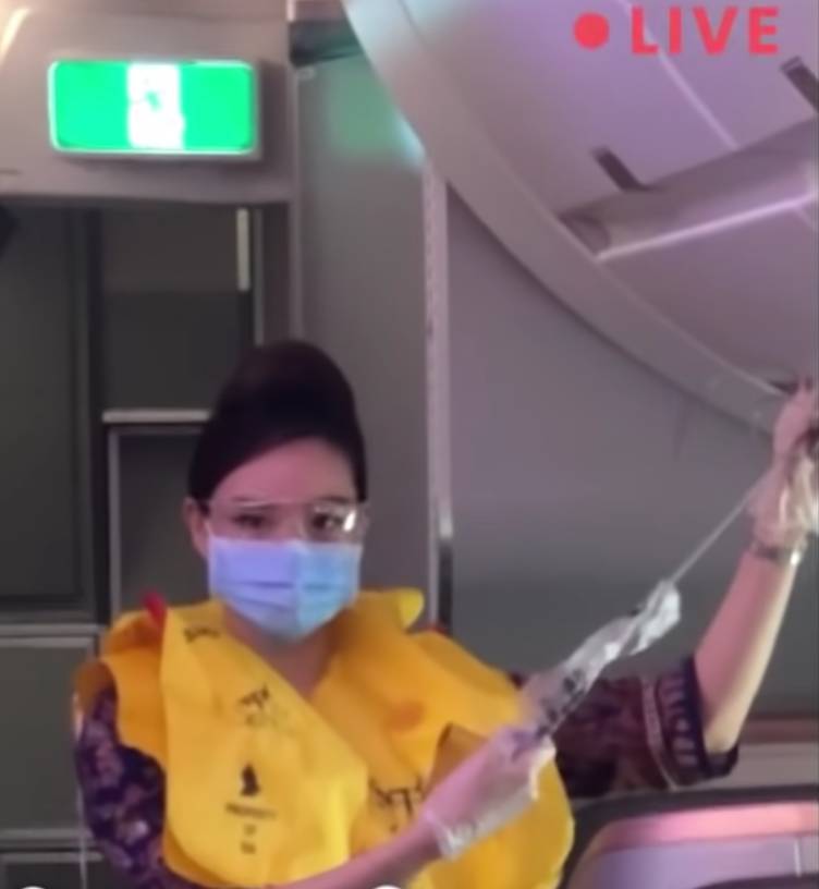 前新加坡空姐实拍记录,她在新航的最后一程