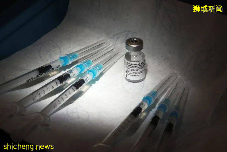 在新加坡打完疫苗後感染，這人喪失了嗅覺和味覺