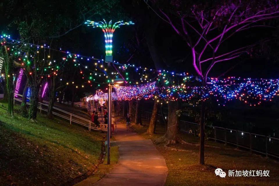 無須到烏節路人擠人，也能在組屋區感受溫馨的聖誕氛圍