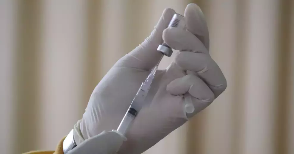 新加坡人口下降,疫苗接种率升高至96%是世界上最高的国家之一