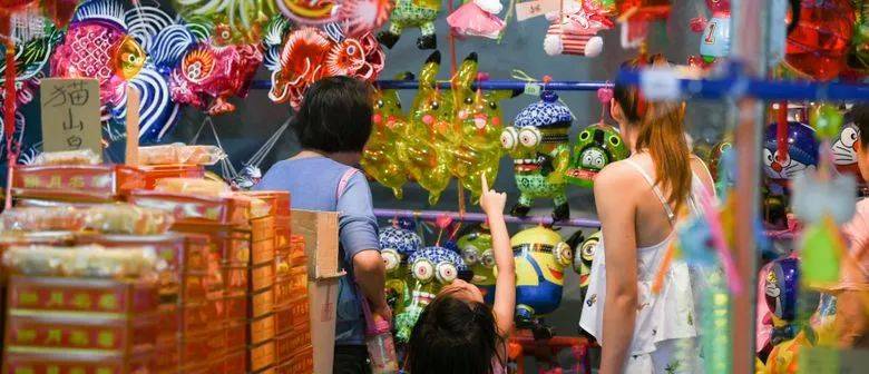 新加坡牛车水人群爆满,该区马上开始新冠大检测