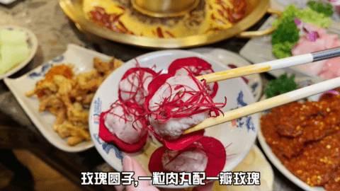 JJ林俊杰都来打卡的超劲爆火锅店现在免费送美国肥牛啦!锅底醇厚浓香,食材新鲜美味,一秒带你去火锅之城