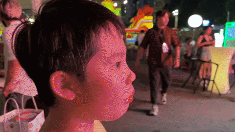 新加坡最大夜間狂歡節,美食、音樂、遊樂場、塗鴉、燈光秀