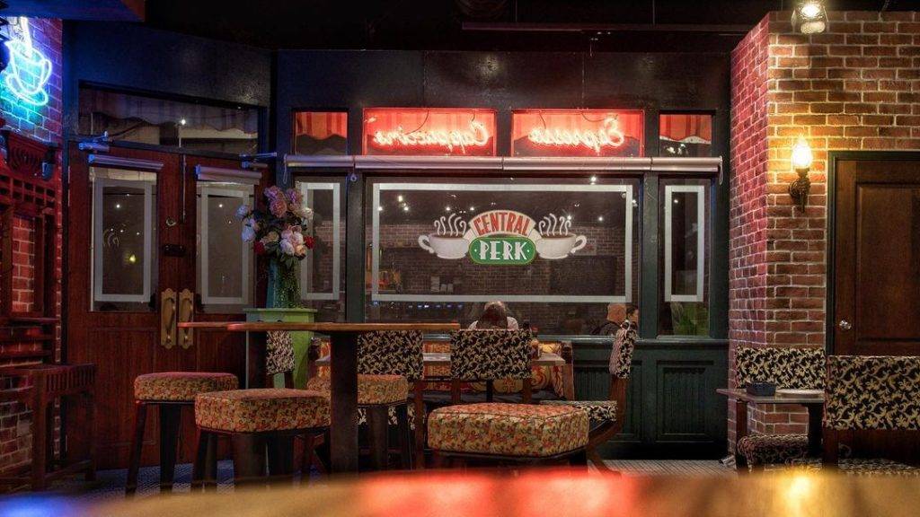 全島唯一“老友記”咖啡廳！美式複古Central Perk咖啡館☕️ 處處都是打卡點！沒看過劇？照樣來啊