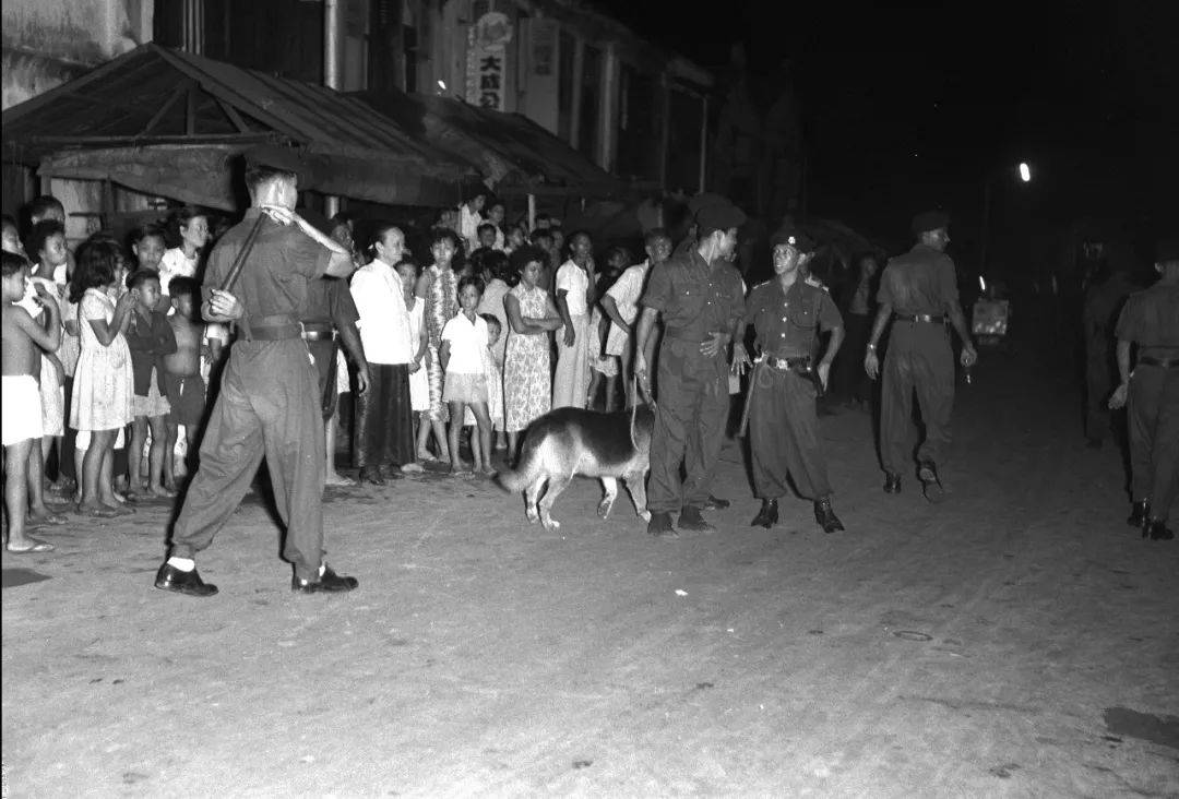 咖啡店內的愛與恨