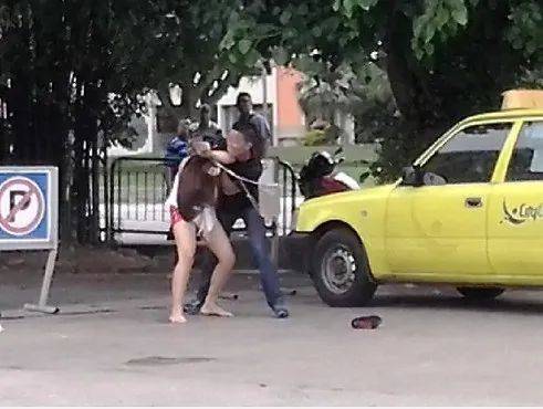 新加坡七部門聯合掃蕩芽籠紅燈區,帶走89人!持刀打架、咬警察、脫衣服… 好亂