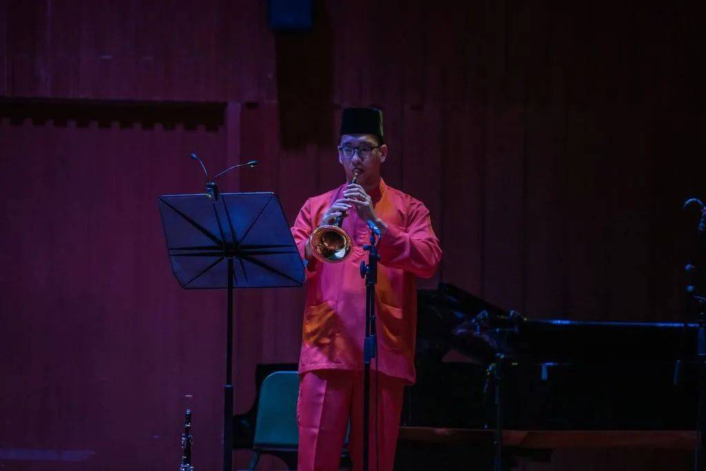 春城洋溢华夏情 不忘初心向前行