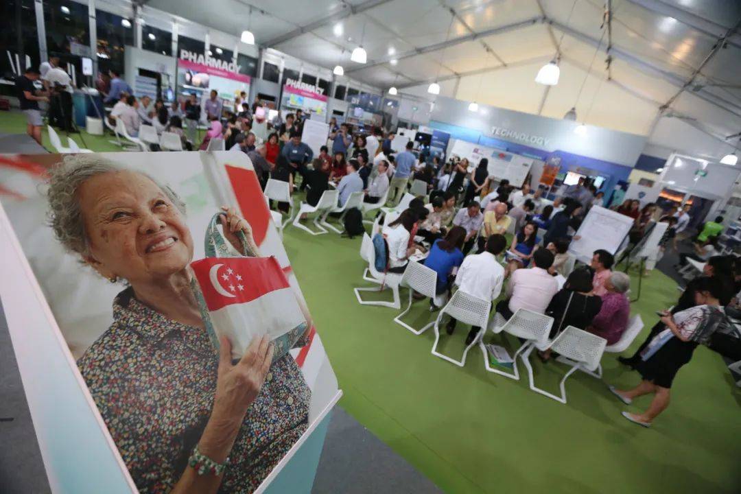 新加坡移民厅去年签发32万本护照,比往年锐减近50%