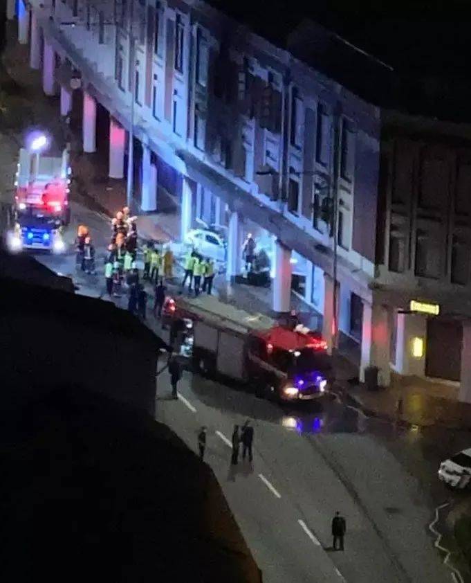 新加坡丹戎巴葛慘烈車禍,5名離世者身份曝光,新航前空姐嚴重燒傷,送院急救