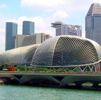 蒸笼一样的学校、积木一样的住宅、花园一样的酒店,就问你这些迷幻设计,你high吗