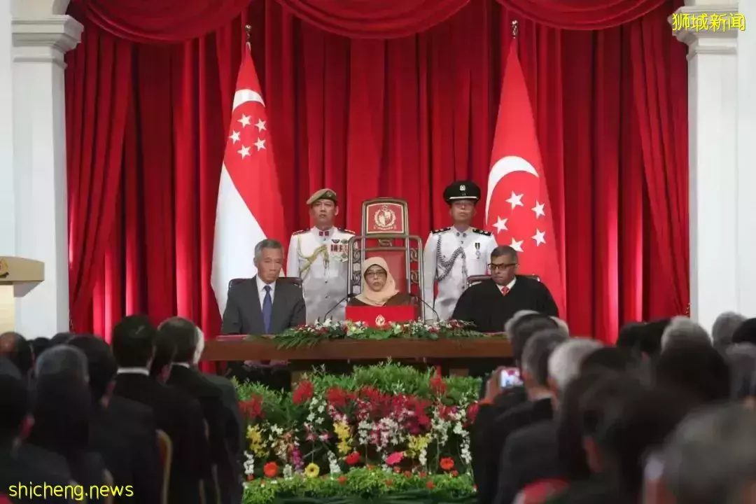 與NUS校友,總統 Halimah Yacob 一起慶祝新加坡女性年