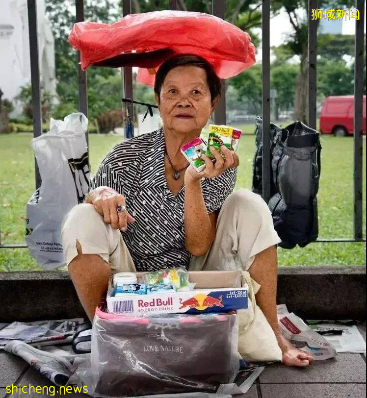 新加坡政界名人年薪38萬新幣,自爆媽媽仍在麥當勞打工