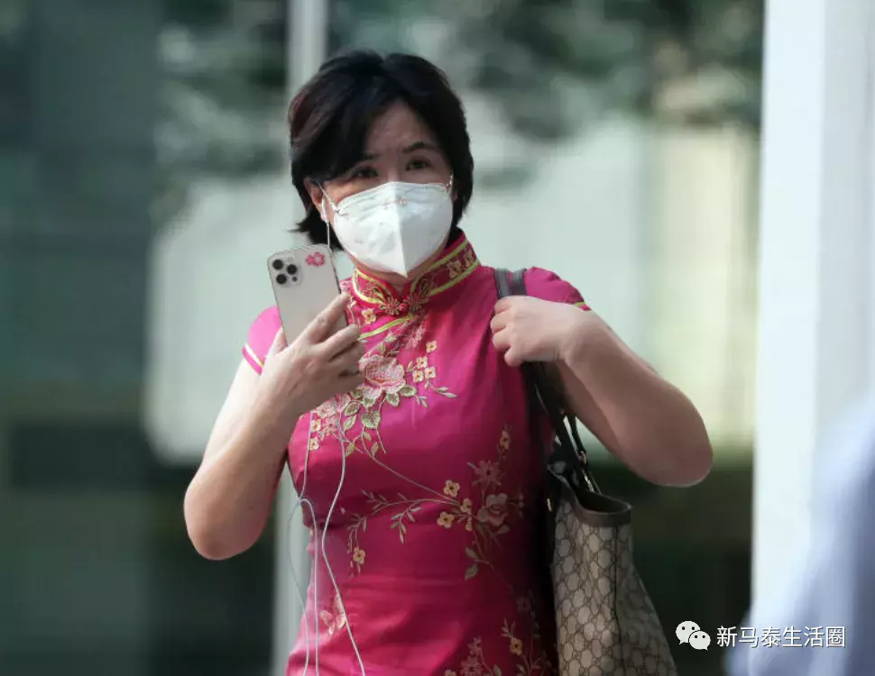 新加坡女商人代3名中国富商买洋房被判坐牢