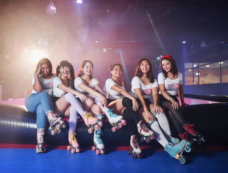 新加坡最大室內旱冰場 “HiRoller” ！💈80、90後的青春、複古迪斯科 + 邊滑邊蹦迪💃🏻🕺🏻