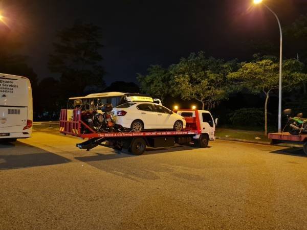 为省高昂维修费 越堤族拖运摩哆回马 