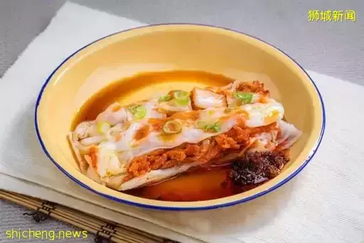 非一般的猪肠粉!粉嫩肠粉里裹着卤肉、和牛、斋鹅🤤就在Bullion咖啡店“万粉”摊位