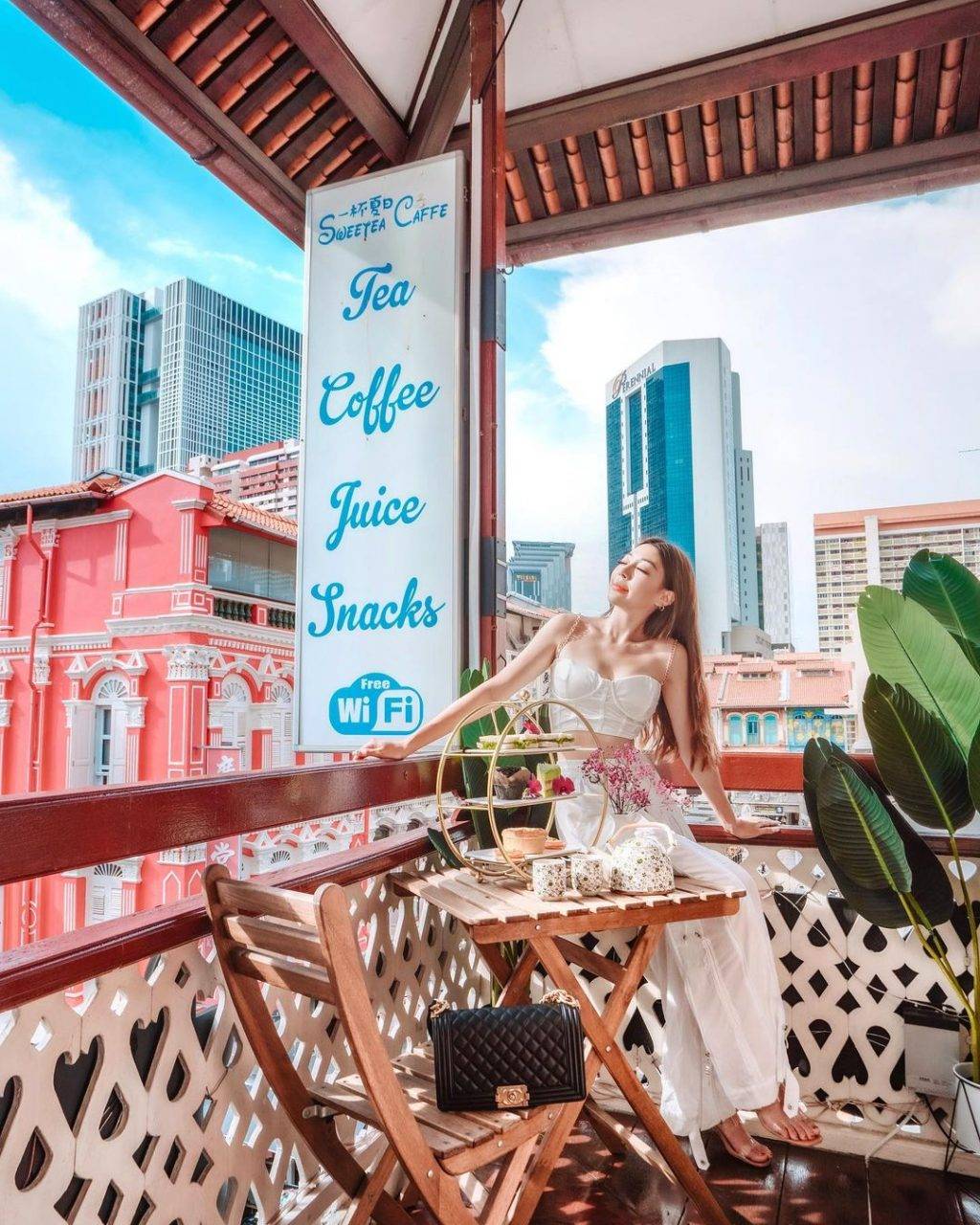 網紅爆款咖啡廳!隱藏在牛車水的“Sweetea Caffe”南洋風情、複古露台、浪漫一“夏”