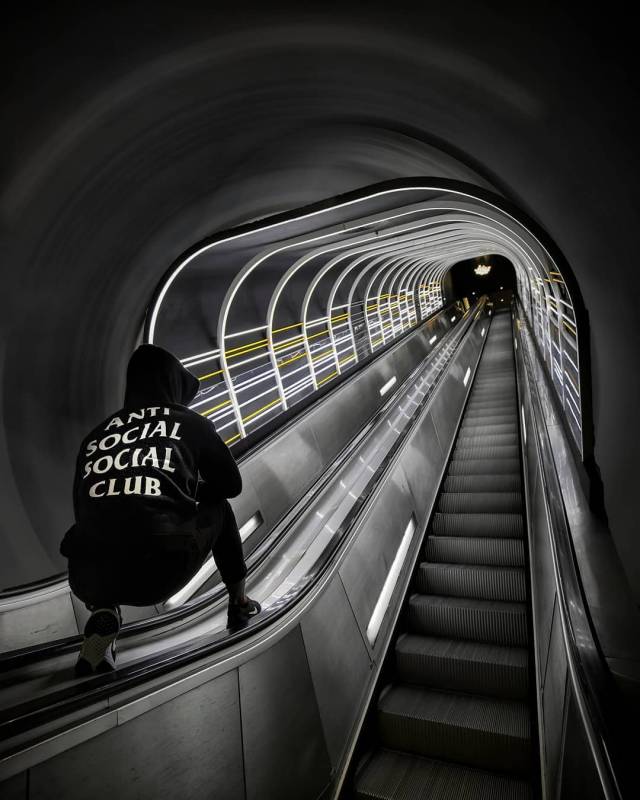 新加坡城市秘境✨ 闖入鮮爲人知的地下通道!時空交錯、穿梭未來