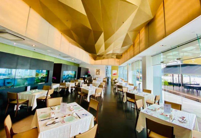 看着风景,吃着美食!这间自助餐一个人才S$ 28.80