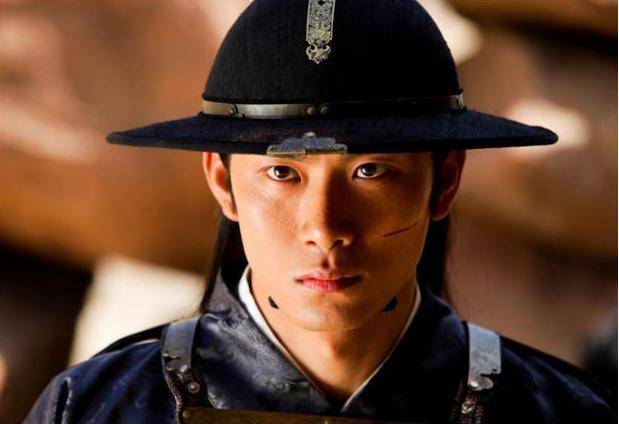 在新加坡走红成影帝的他,宁可回国跑龙套,也坚持不改国籍