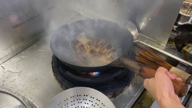 比雙11剁手更恐怖的事情是——這家烤魚、小龍蝦，竟然讓人