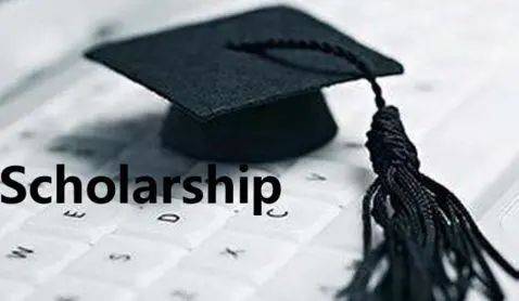 新加坡教育部新設李顯龍提升學生創新獎,旨在關愛弱勢學生