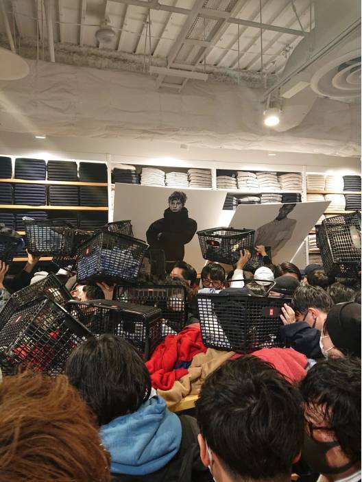 預警!引發日本人失態瘋搶的衣服,11月20日要來新加坡