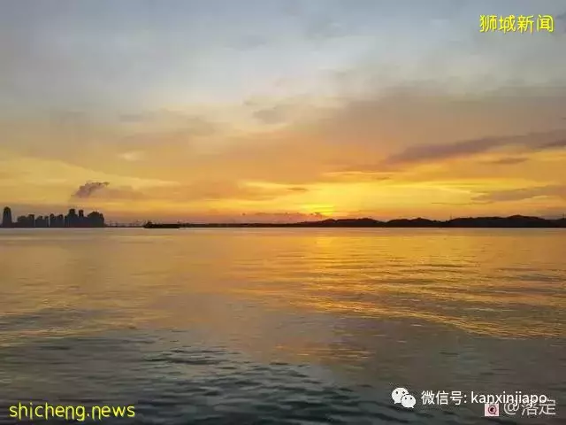 在新加坡看落霞云归，远眺柔佛海峡灯塔复明