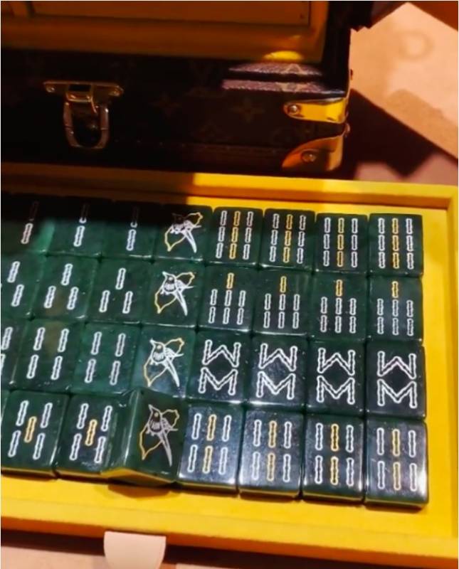 LV推出天價玉石麻將!!報價10.8萬新幣!!定價是愛馬仕限量麻將的2倍!!OMG