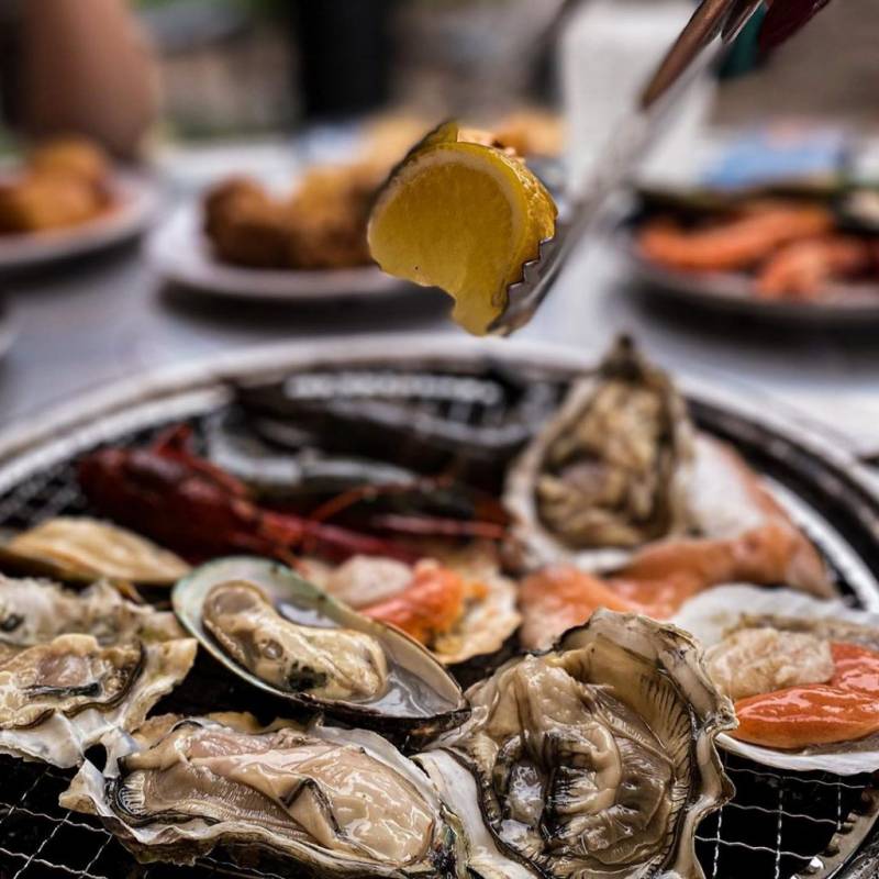 新加坡最大户外自助餐,犹如置身“小泰国”!自助烧烤顶级食材、龙虾🦞海鲜吃到爽