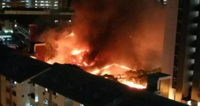 駭人聽聞!新加坡一變態一天之內放五把火