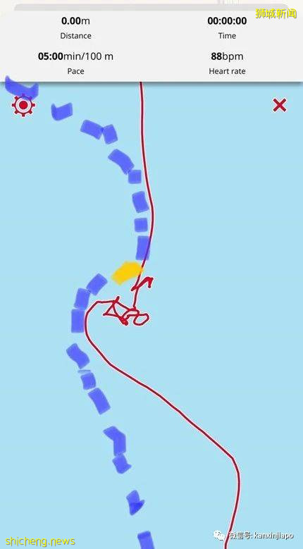 男子海里游泳遭洋流卷入，载浮载沉大半个圣淘沙