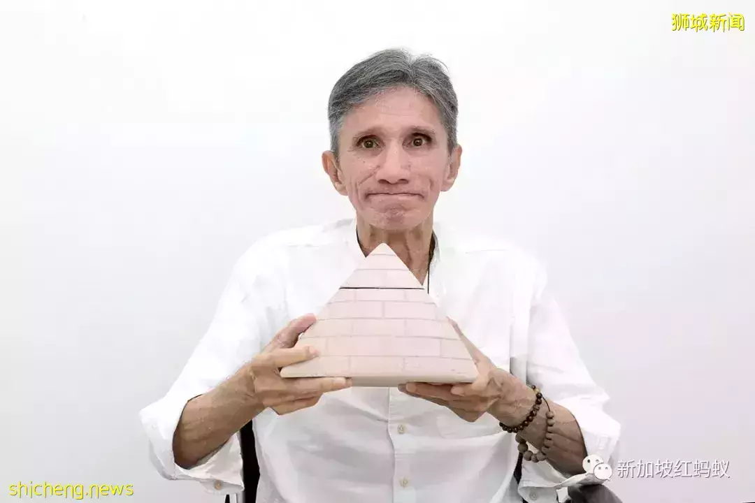 不忌諱討論身後事:新加坡老人爲自己設計個性化骨灰甕