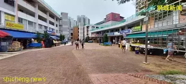 水果季到了 ，榴梿上市，新加坡各中心街道水果店並驅爭先、如火如荼