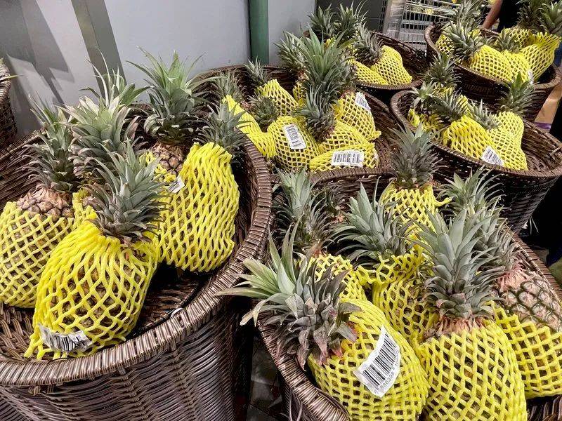 新加坡緊急退貨1600多箱台灣“黑心”鳳梨!食品局提醒:或有黑腐病,別吃