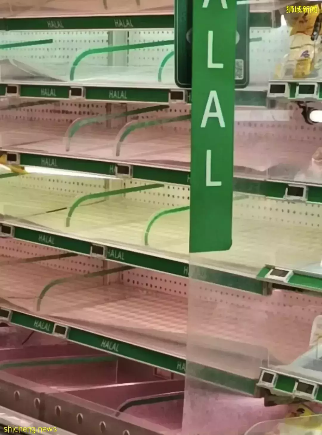 实拍新加坡超市鲜鸡被抢空、小贩关门!全球20多国家禁止这些粮食出口